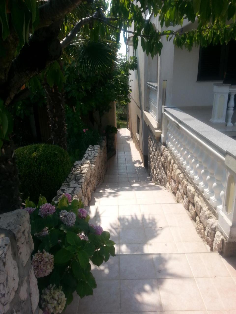 Apartments Rendulic Malinska Exterior foto